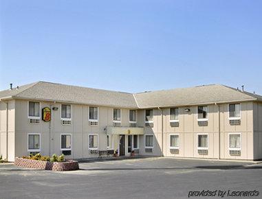 Готель Super 8 By Wyndham Rock Port Mo Екстер'єр фото